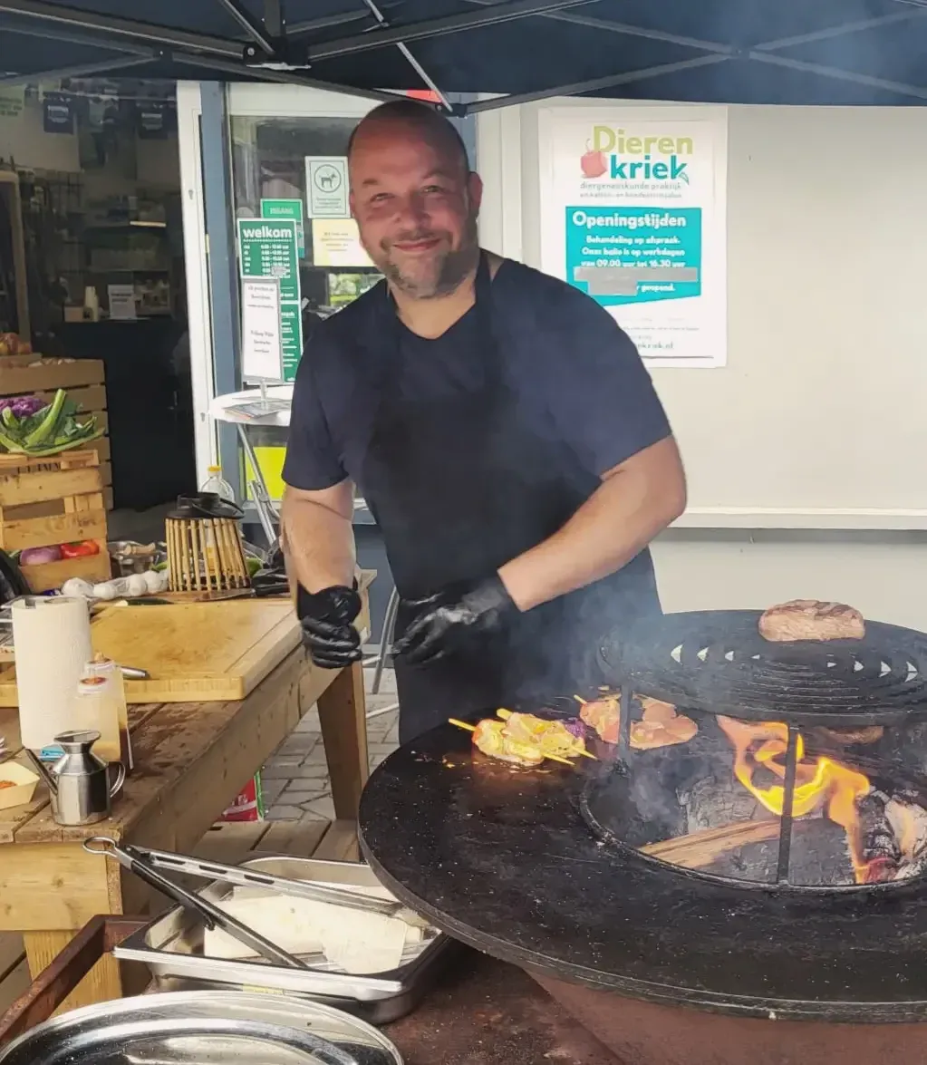 Berry van Empelen aan de plancha, met vlees en groenten op de hete plaat